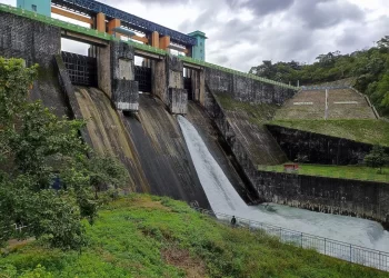 distance of nirar dam valparai